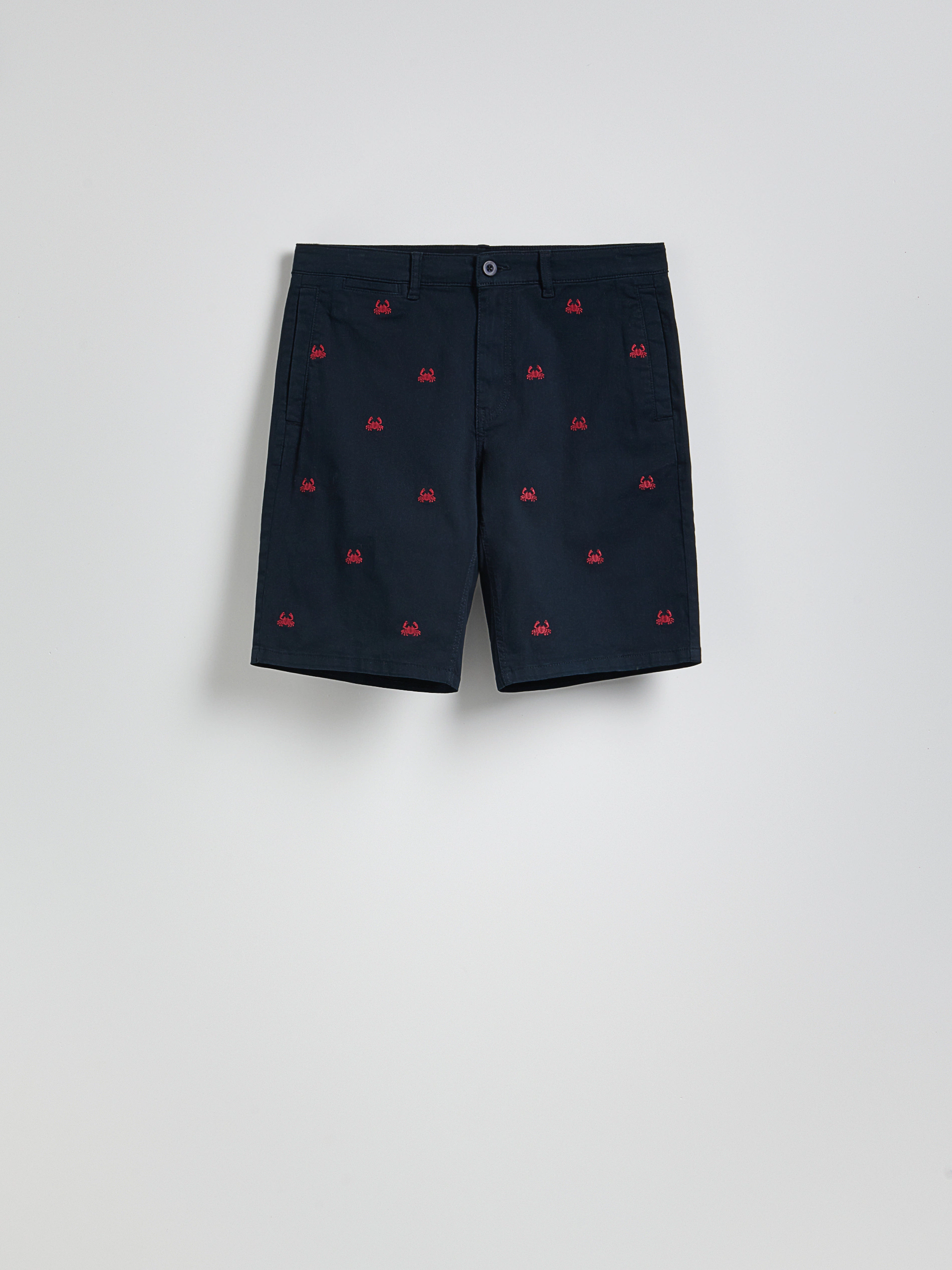 Shorts im Regular-Fit mit Stickereidetail