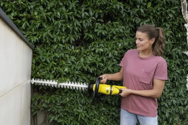 Kärcher HGE 18-50 - Hæktrimmer - ledningfri - 18 V - 2.5 Ah - 50 cm - tandmellemrum: 22 mm - 2.9 kg