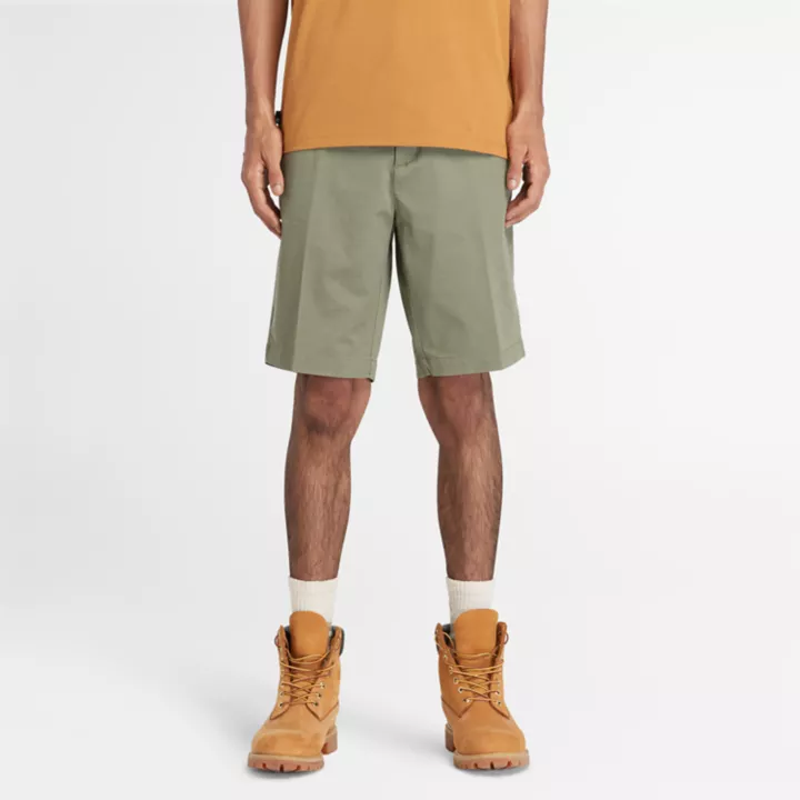 Short chino en sergé extensible pour homme en vert clair