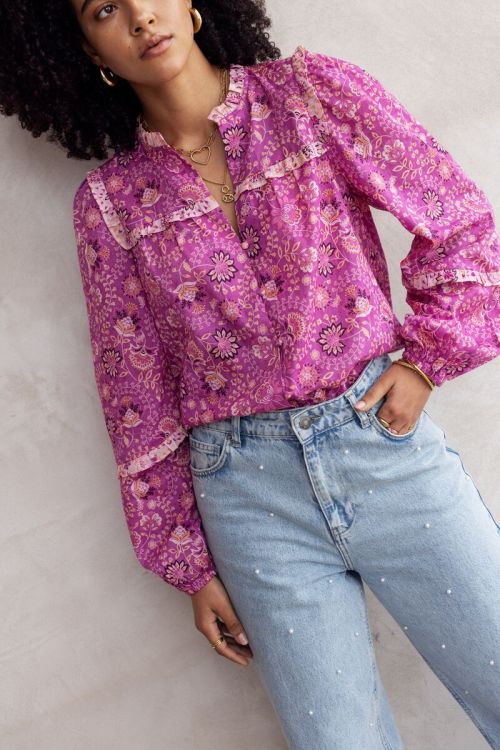 Roze blouse met ruffles en bloemenprint