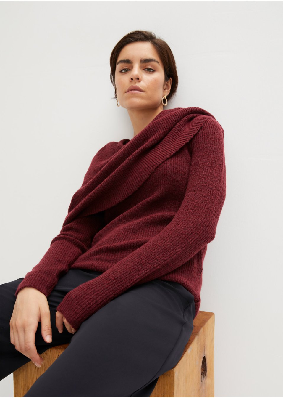 Pull avec empiècement cape modulable