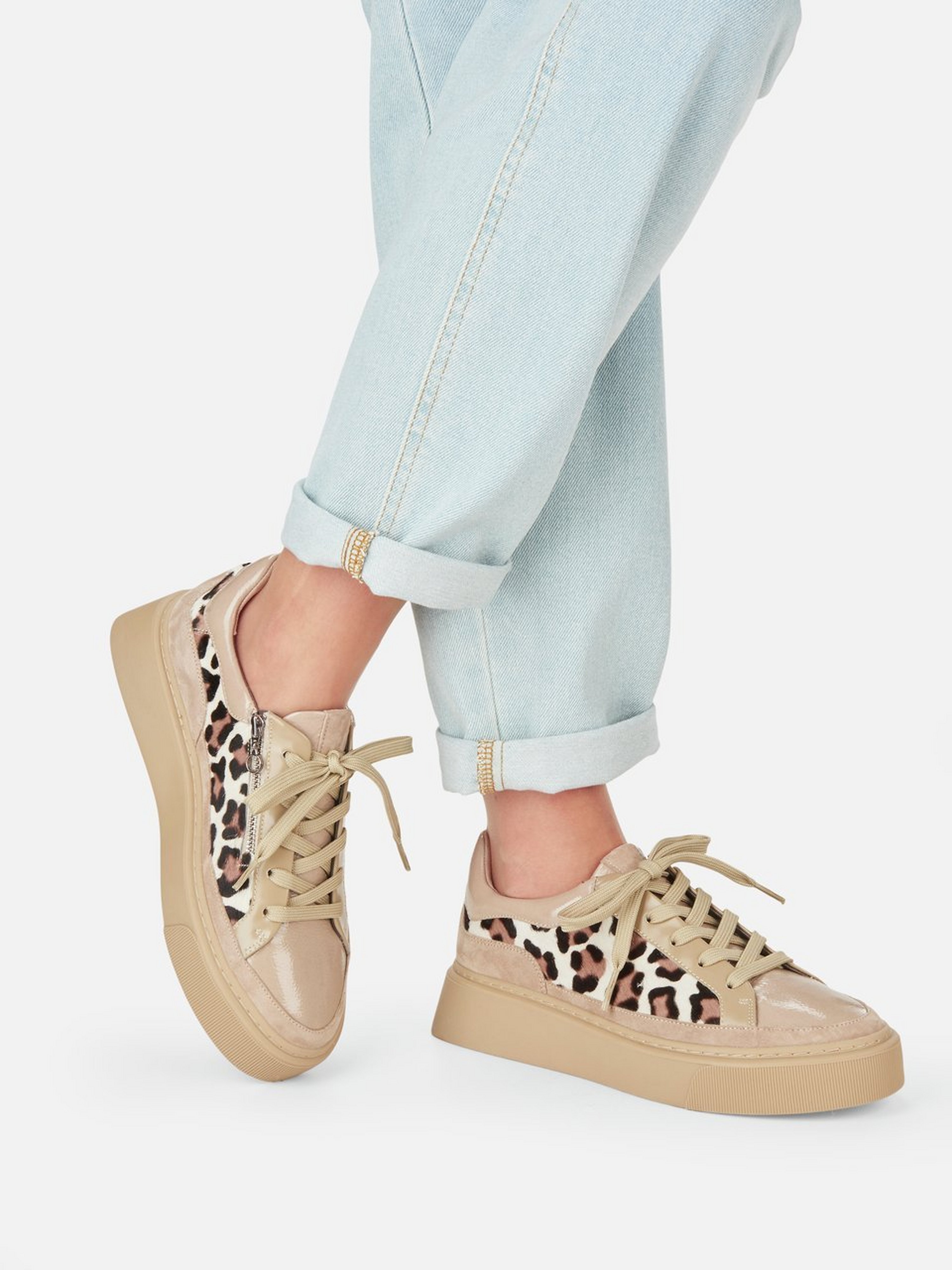 Sneaker