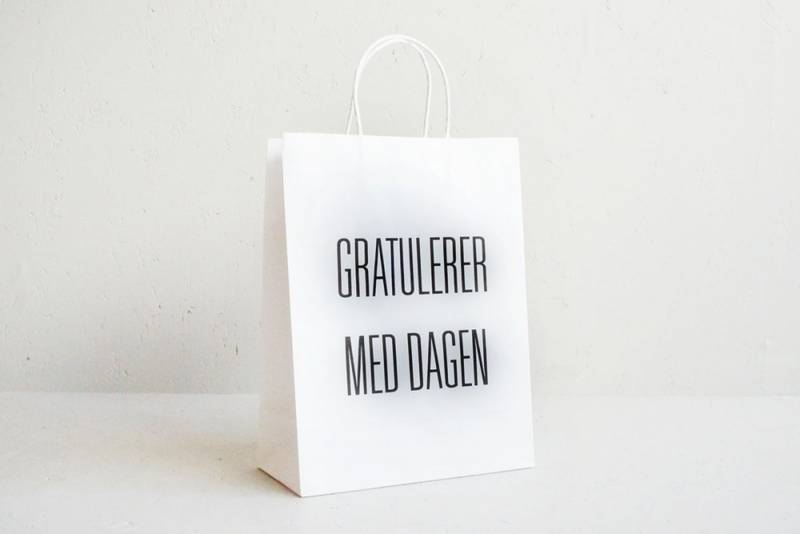 Gratulasjonspose, Gratulerer med dagen