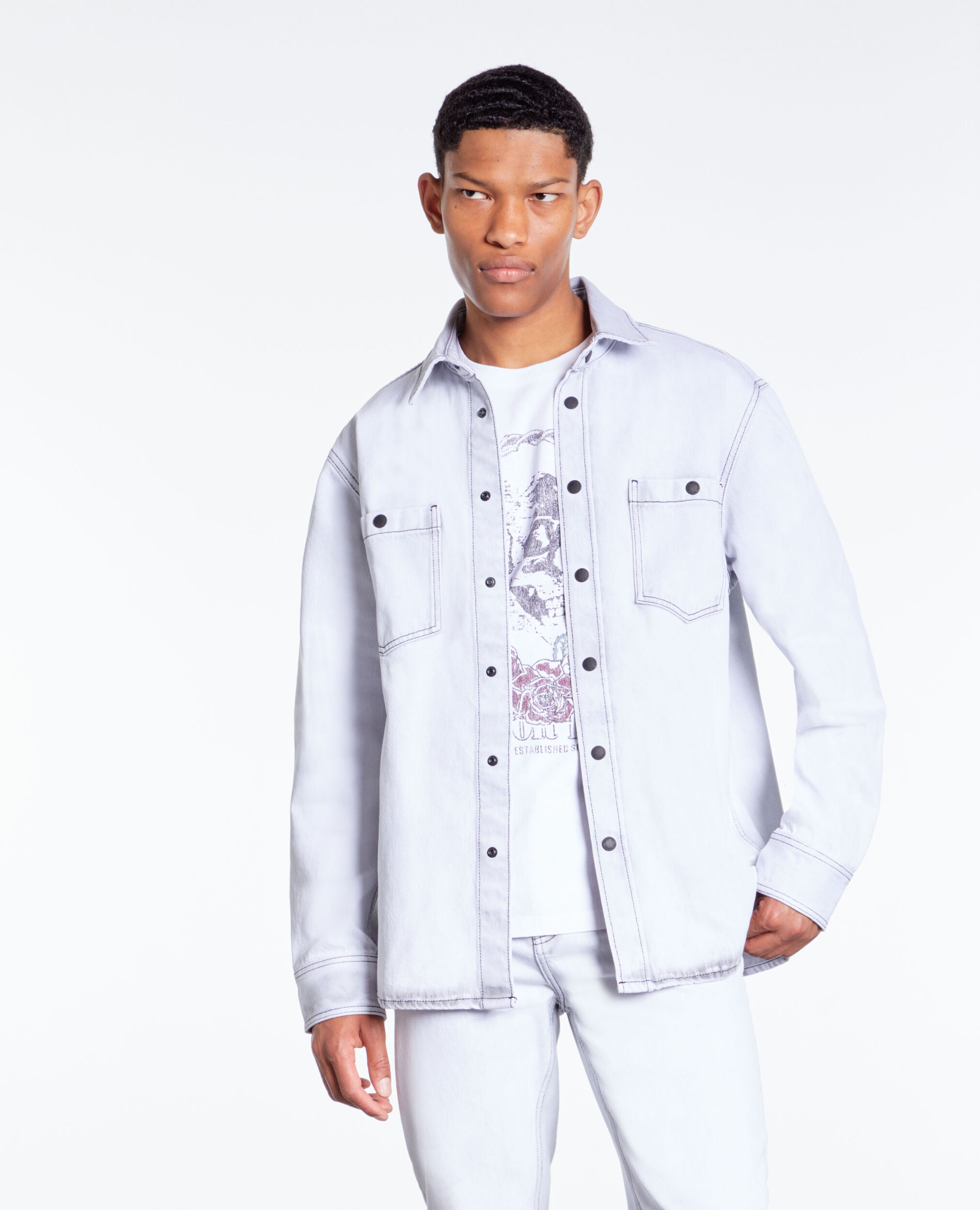 Chemise blanche en denim décoloré