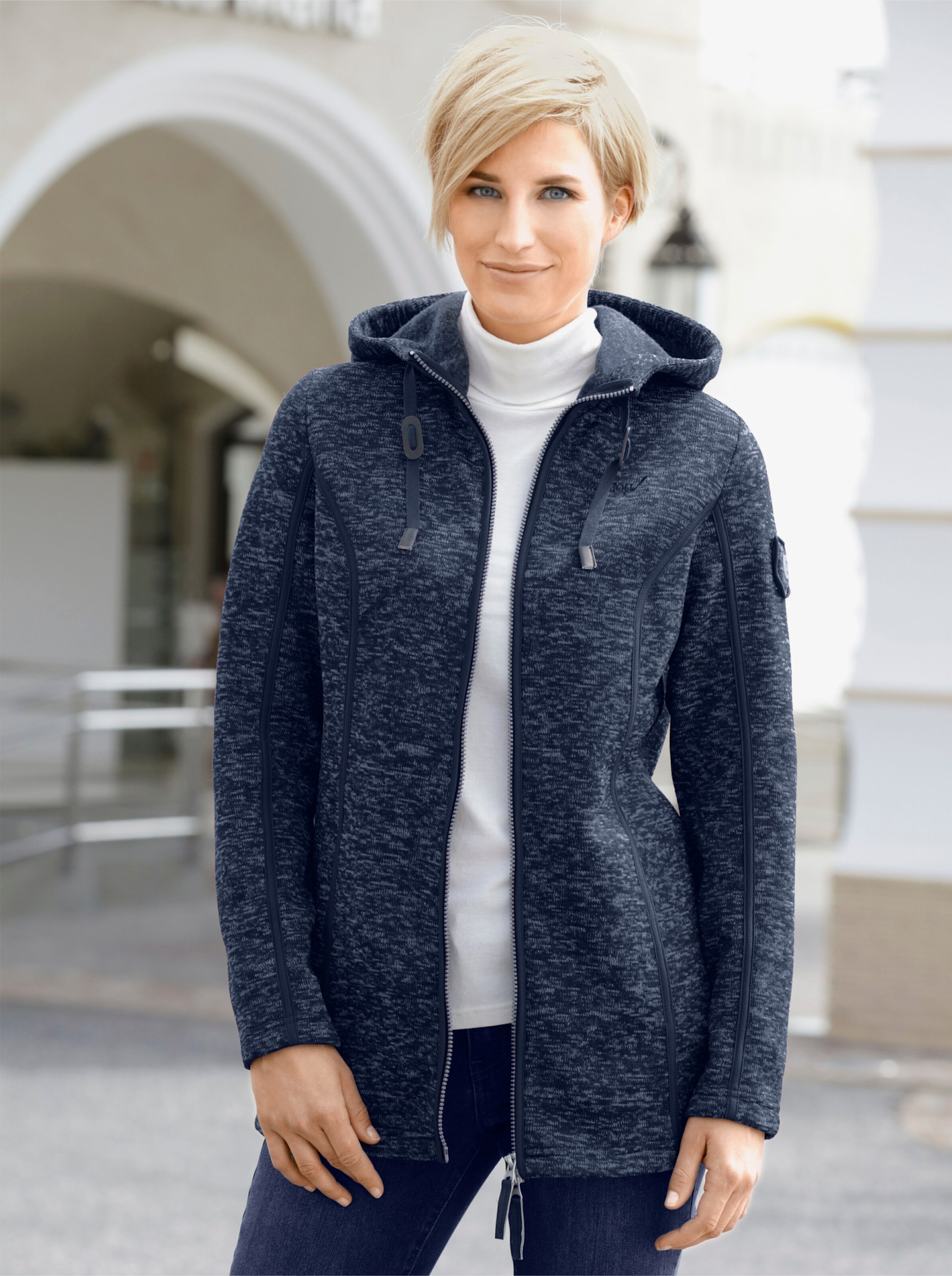 Kapuzenfleecejacke mit Umlegekragen