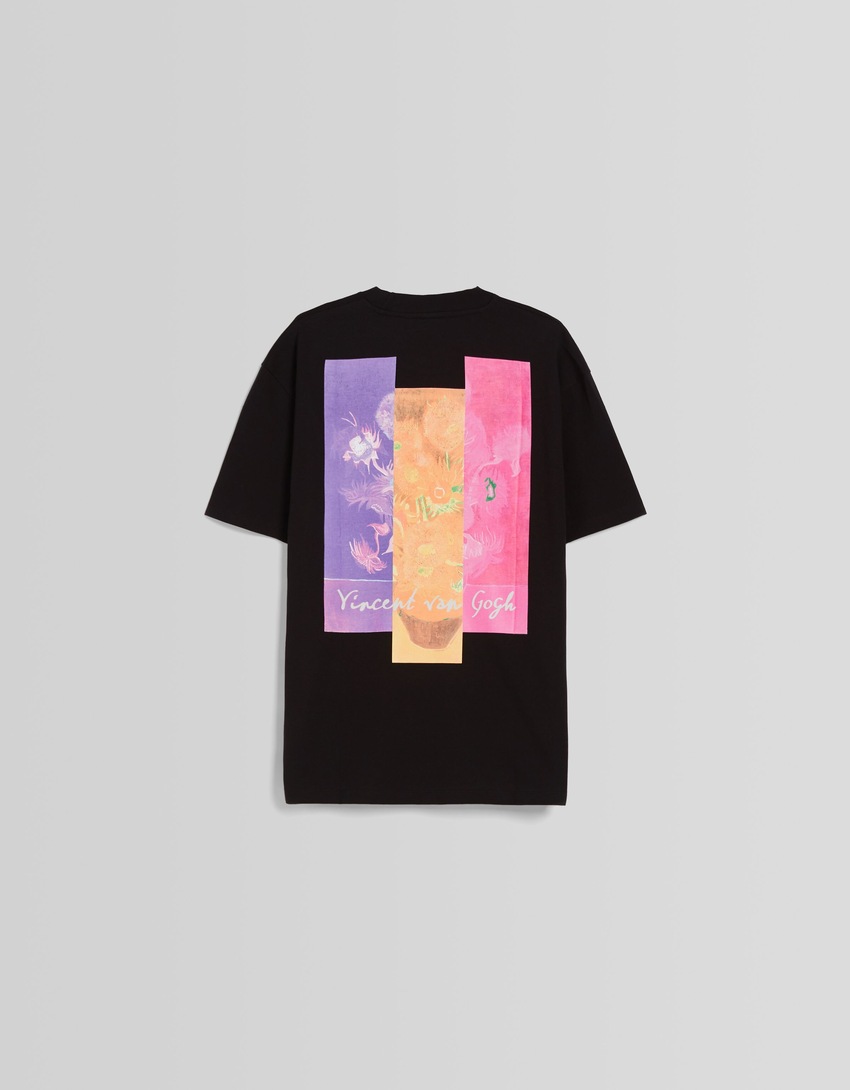 Camiseta de manga curta com estampa Van Gogh e modelagem quadrada.