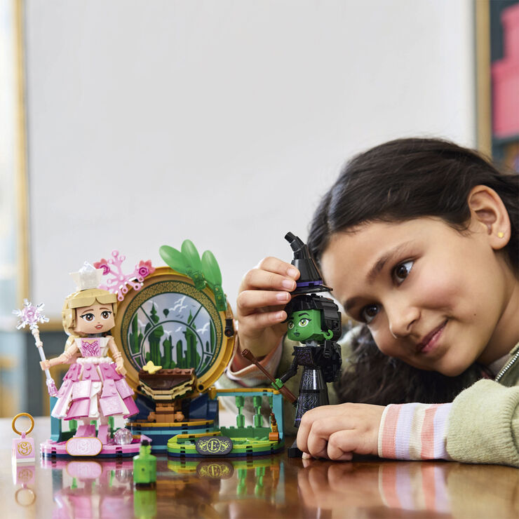 Lego Figurer af Elphaba og Glinda 75682