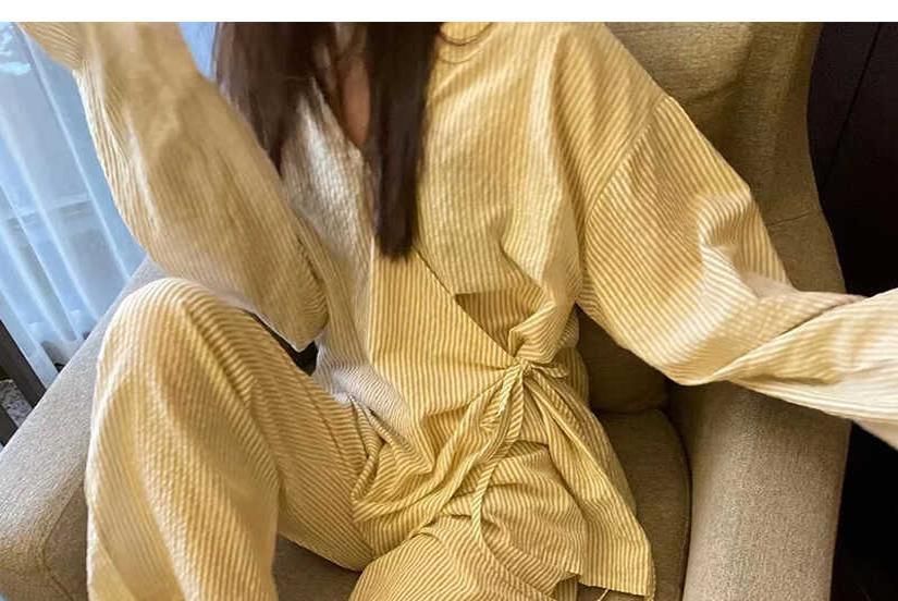GOUB - V-hals pyjamaset met krijtstreep