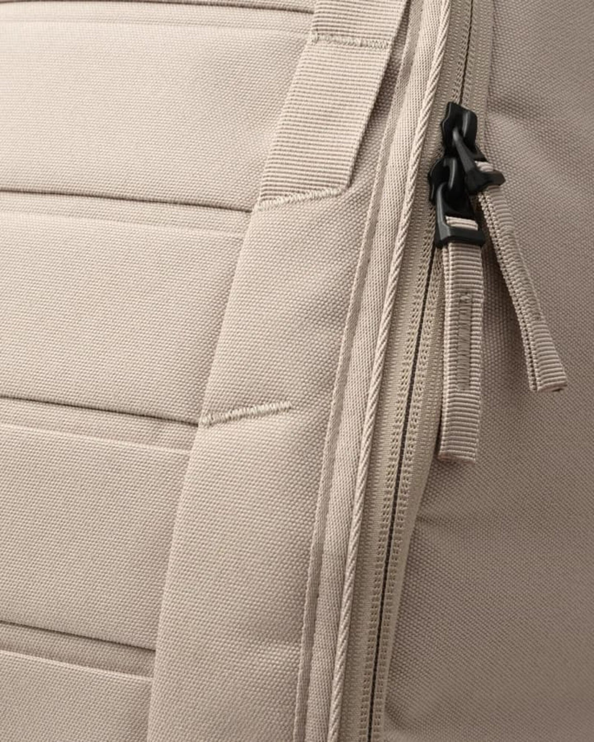 Db<br>Hugger Backpack 30L