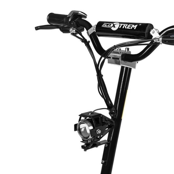 Patinete elétrico de 1600 W com assento e dobrável.
