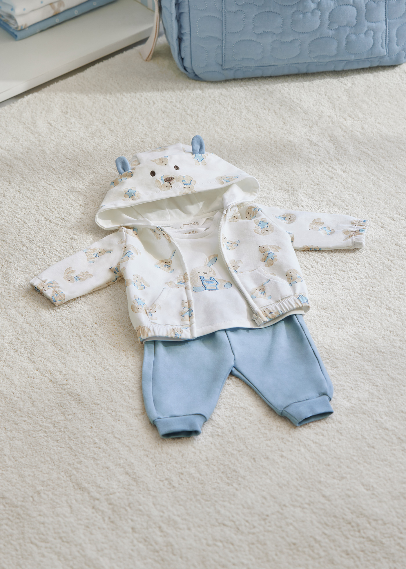 Conjunto de moletom Better Cotton Niagara de 3 peças para recém-nascidos.