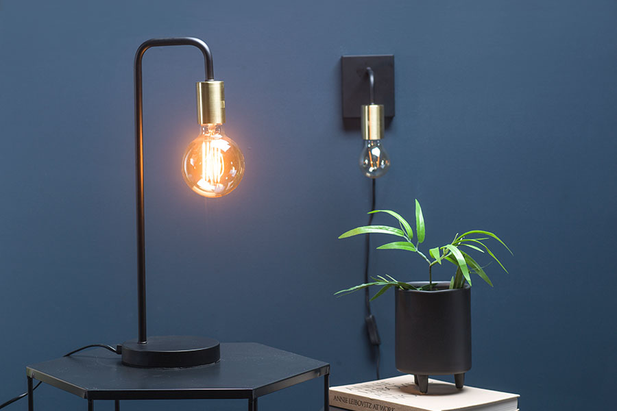 Zeb bordlampe Sort og messing. H50 cm