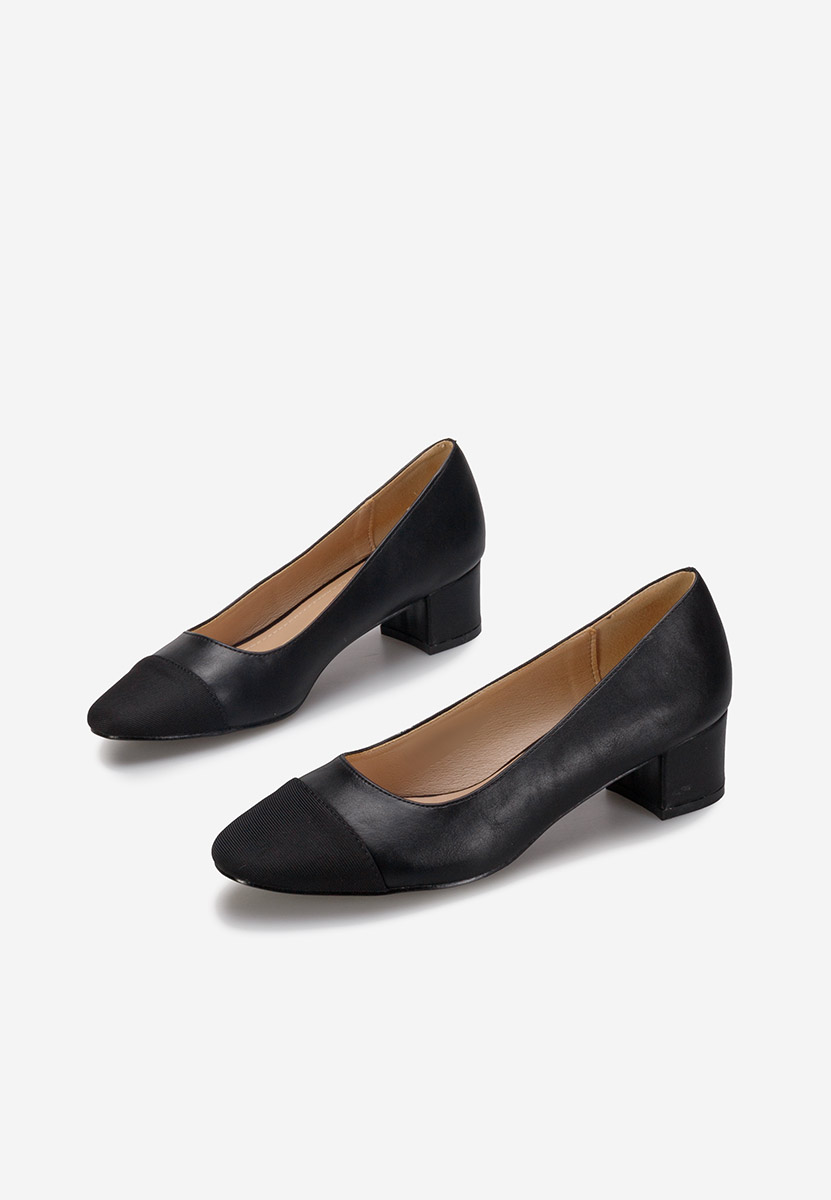 Chaussures à petit talon noirs Coram