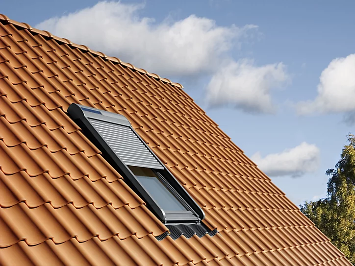 Volet roulant solaire fenêtre de toit Velux SSL SK06 S