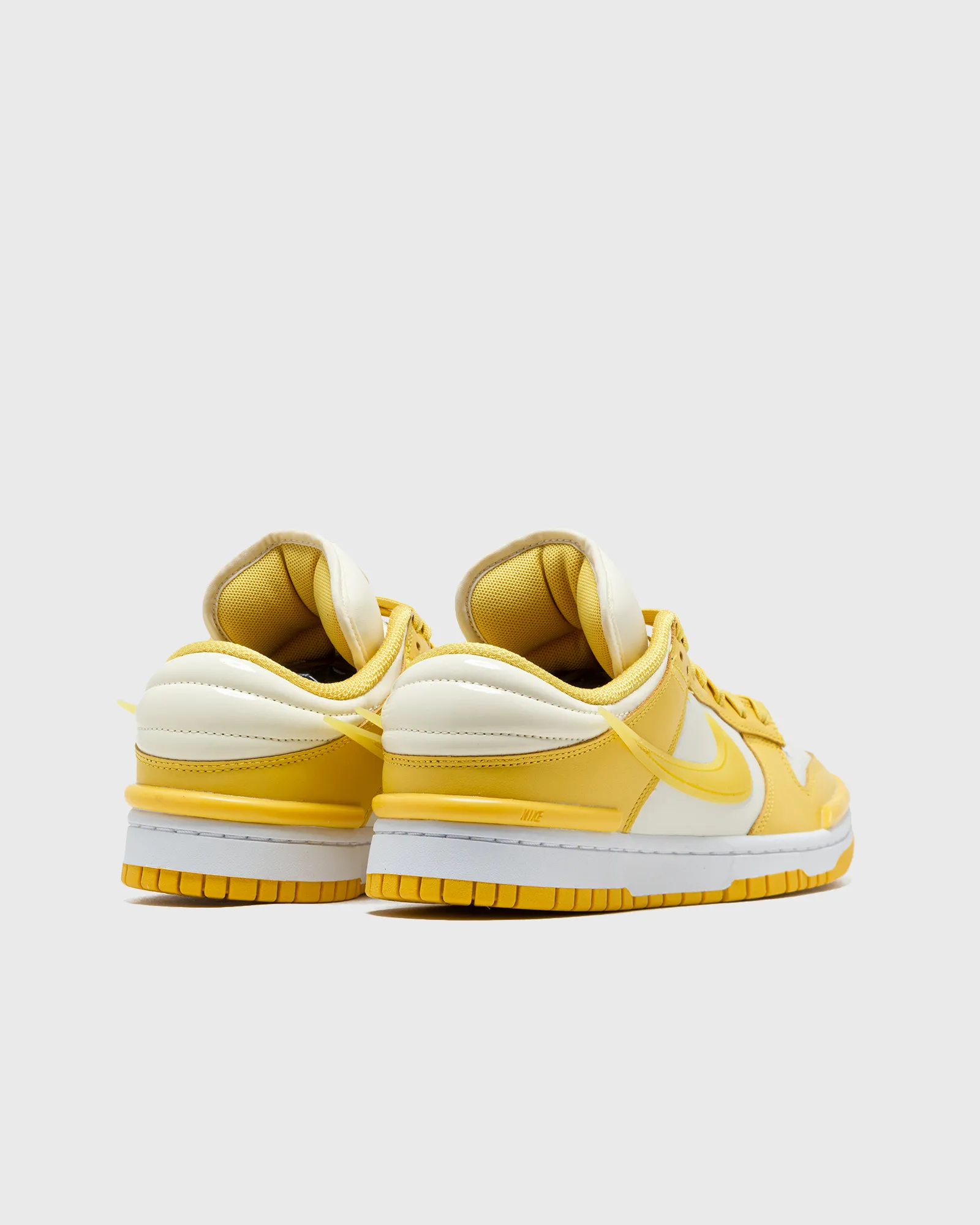 Nike W NIKE DUNK LOW  TWIST 'Vivid Sulfur'