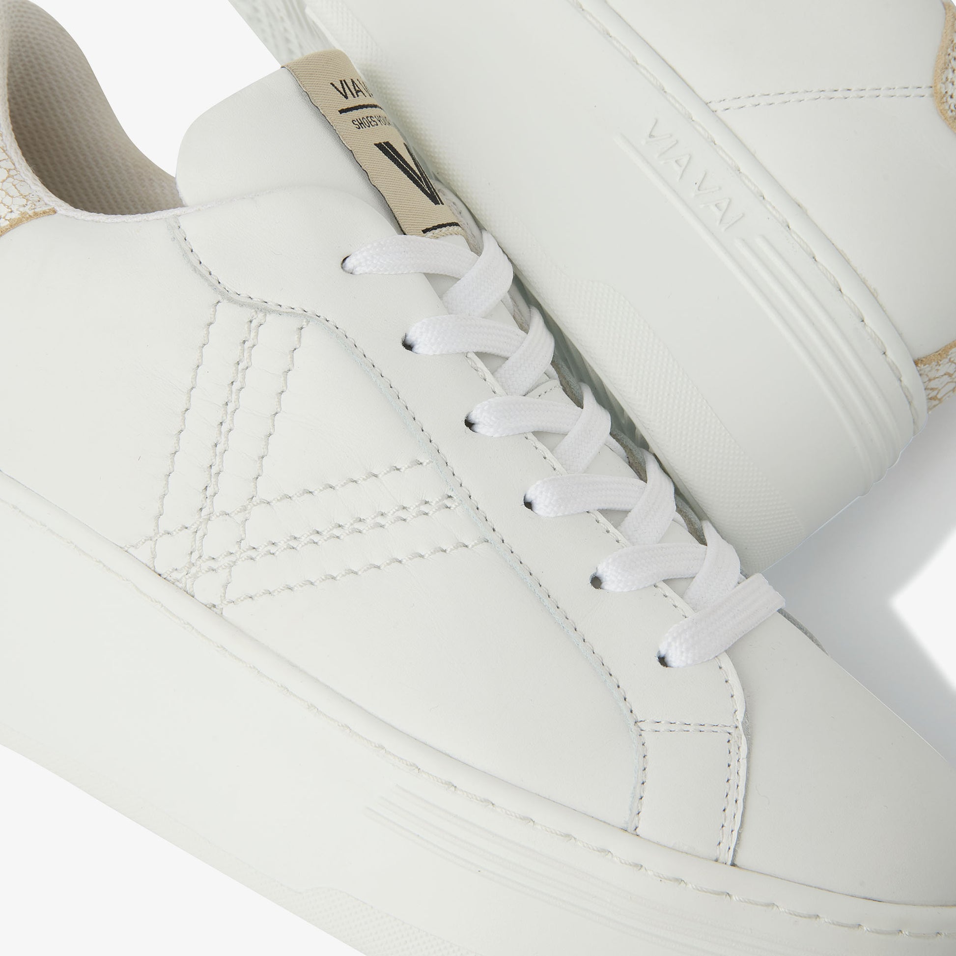 VIA VAI witte veters Veters