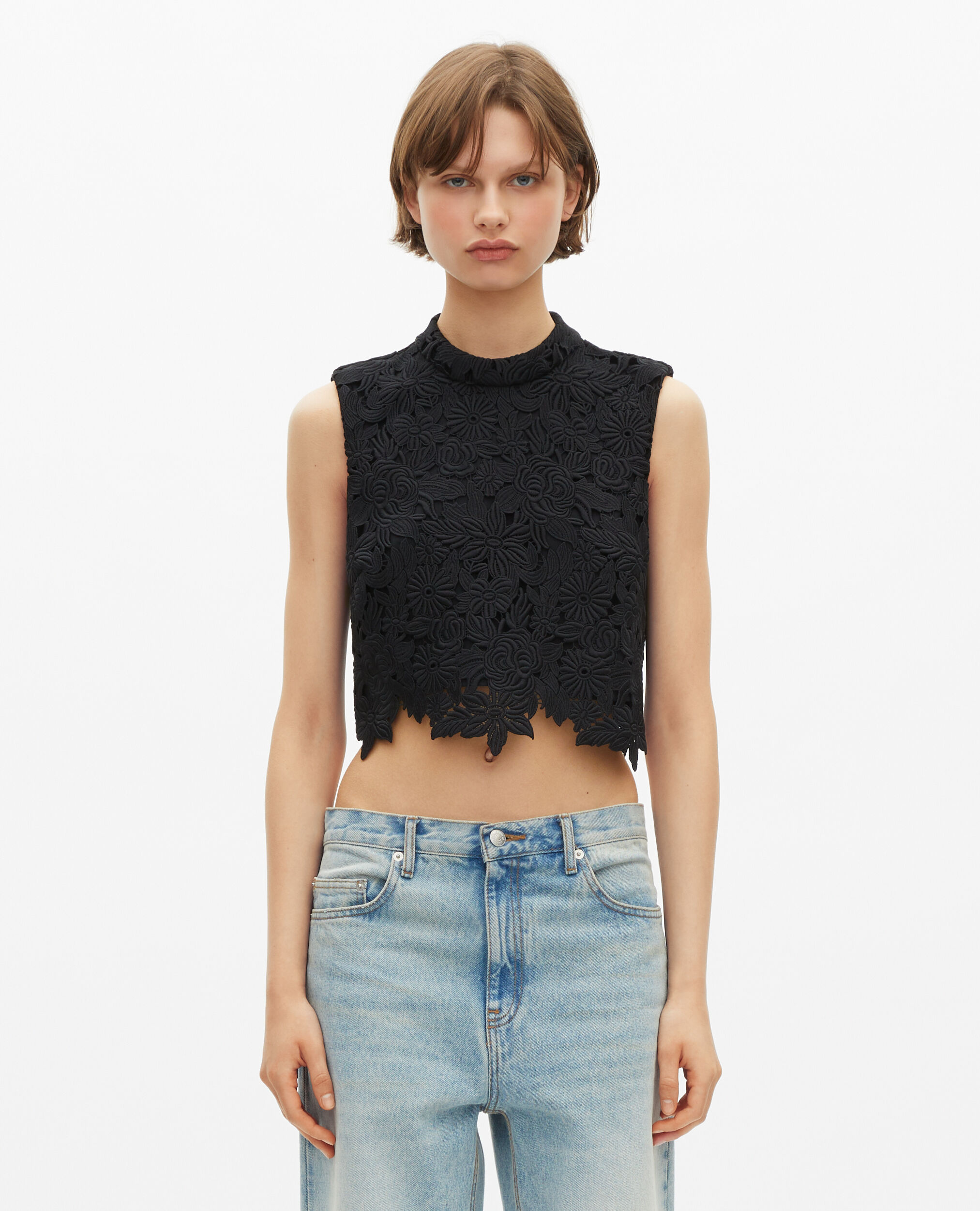 Top court en dentelle noir