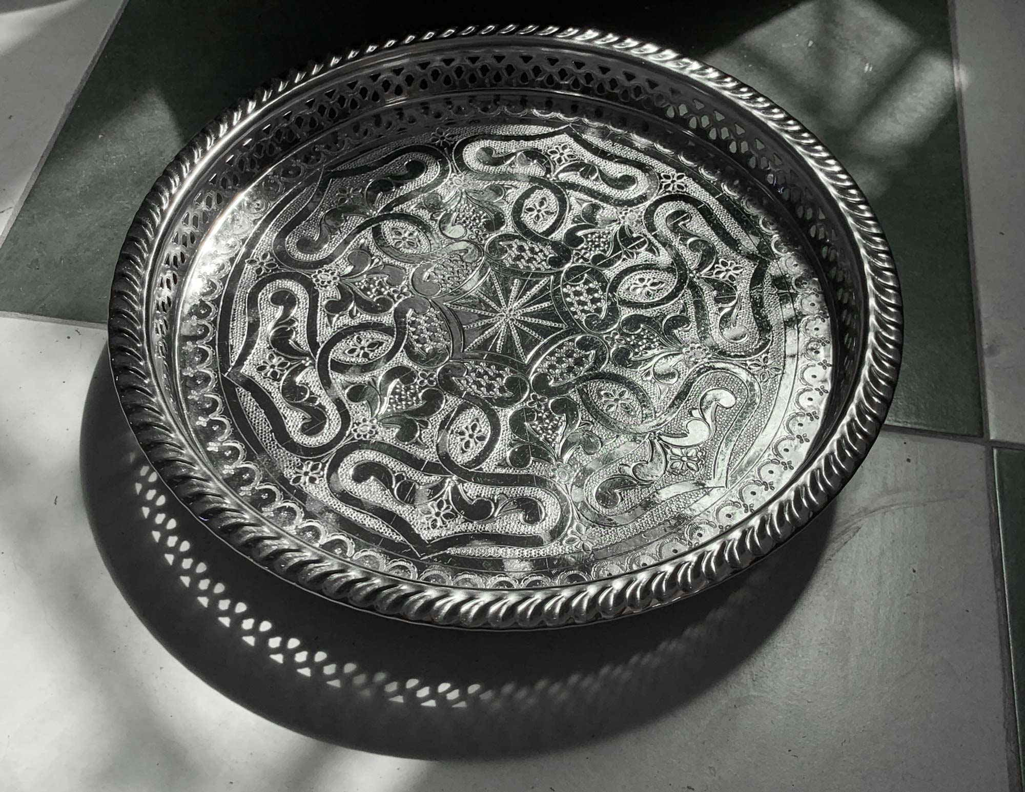 Teetablett mit Füßen 'Candile', silber, Ø 32 cm, H 5 cm zu 68,00