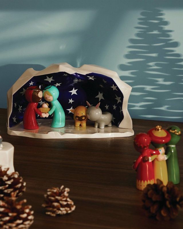 Alessi Kerststal Happy Eternity Baby - AGJ01 W - Porselein - 27 x 14 x 20 cm - Handgedecoreerd