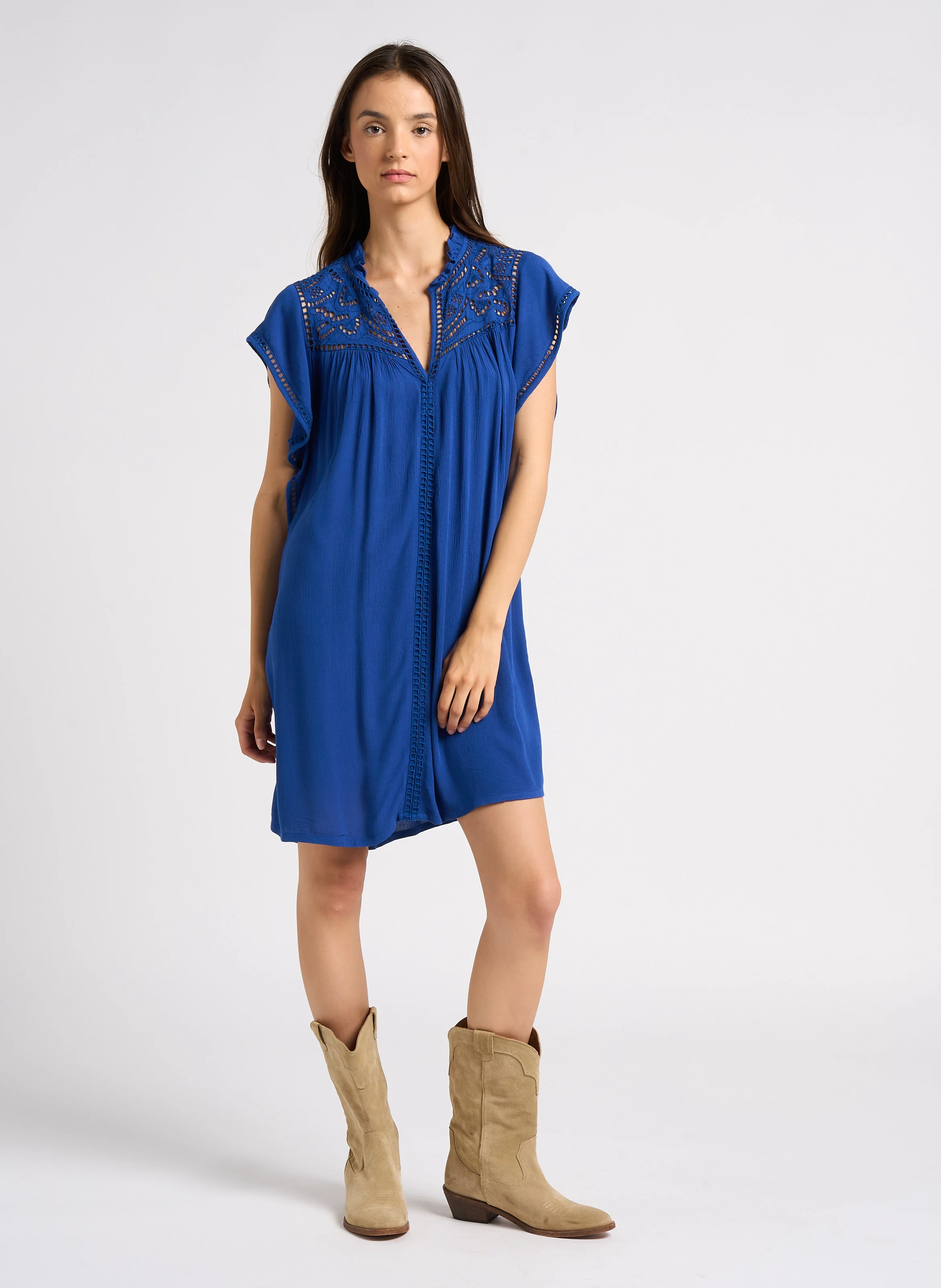 MARGOT - Robe courte brodée en coton | Bleu