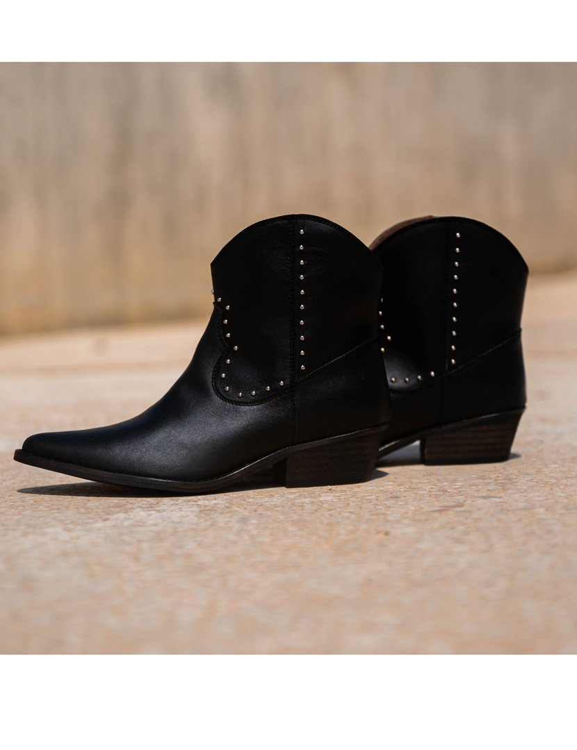 Black Cowboy Boots