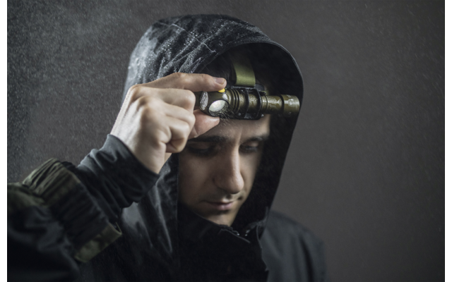 Armytek Wizard C2 Pro Magnet USB Multifunktionstaschenlampe mit Anzeige von Temperatur / Ladezustand / Status