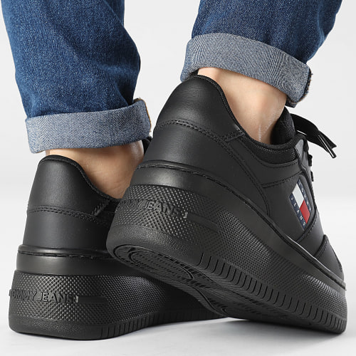 Baskets Femme Retro Basket Flatform Essential 2506 Triple Black