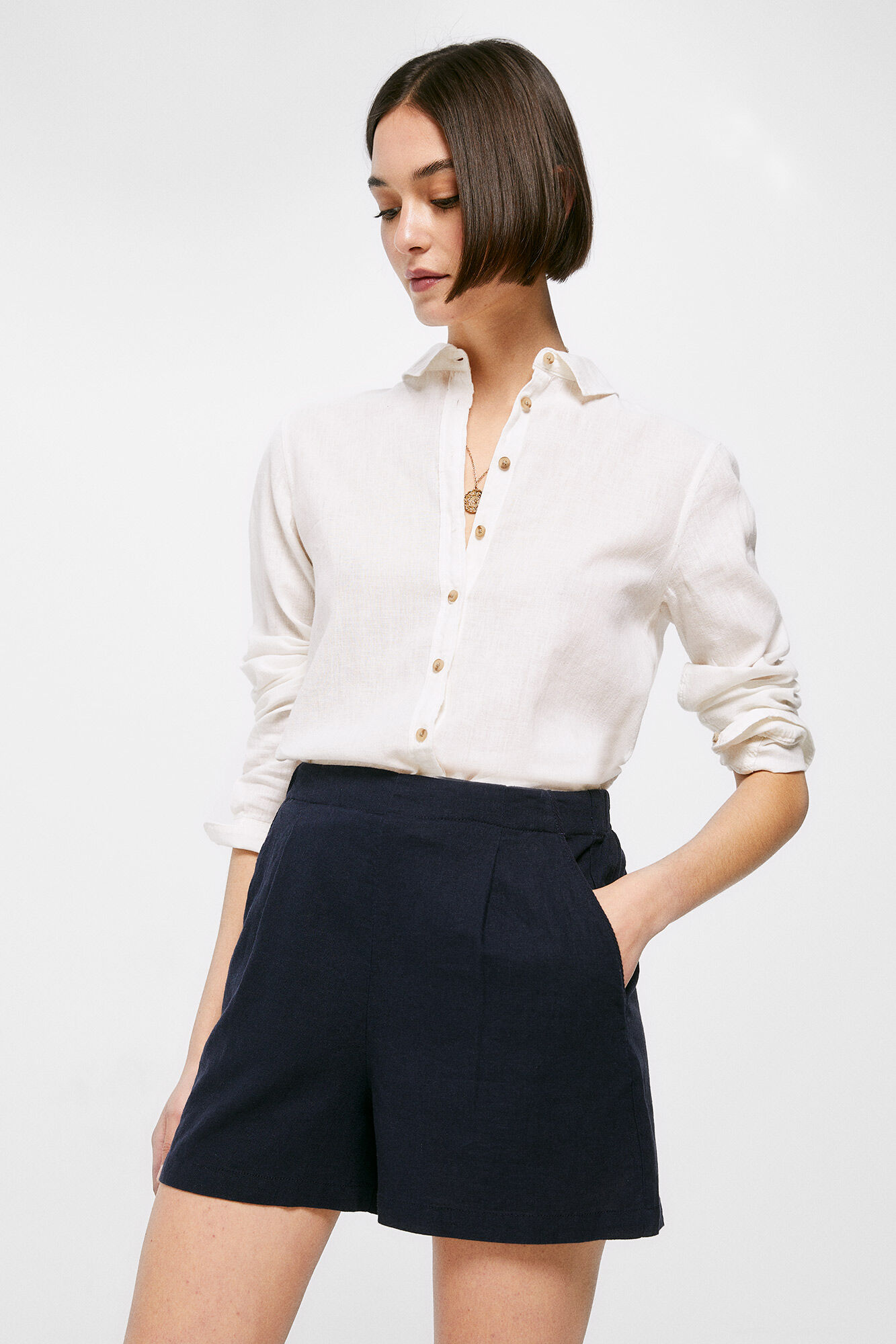 Linho viscose curto e liso - azul marinho