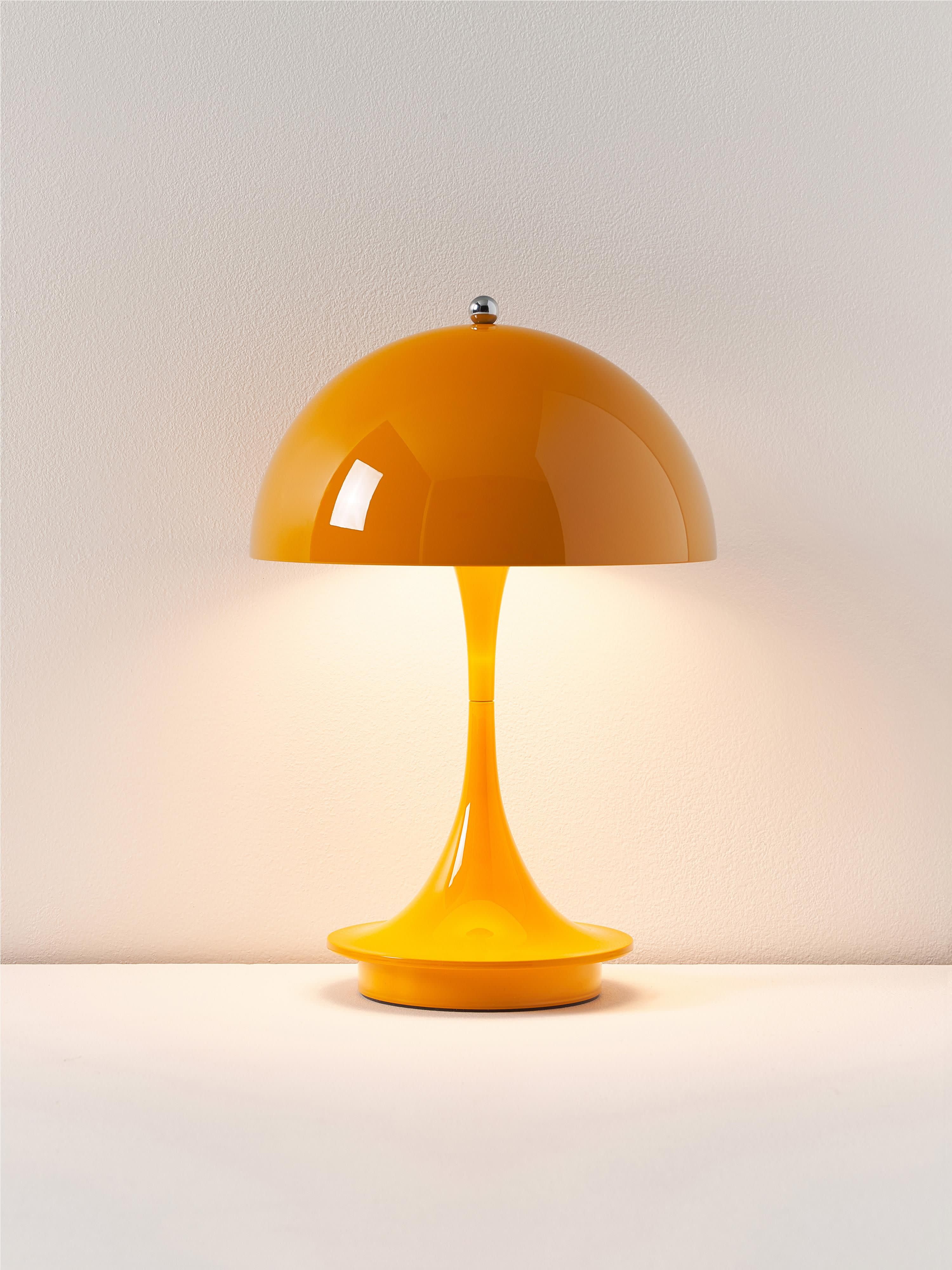 Draagbare dimbare LED tafellamp Panthella 160, design Verner Panton