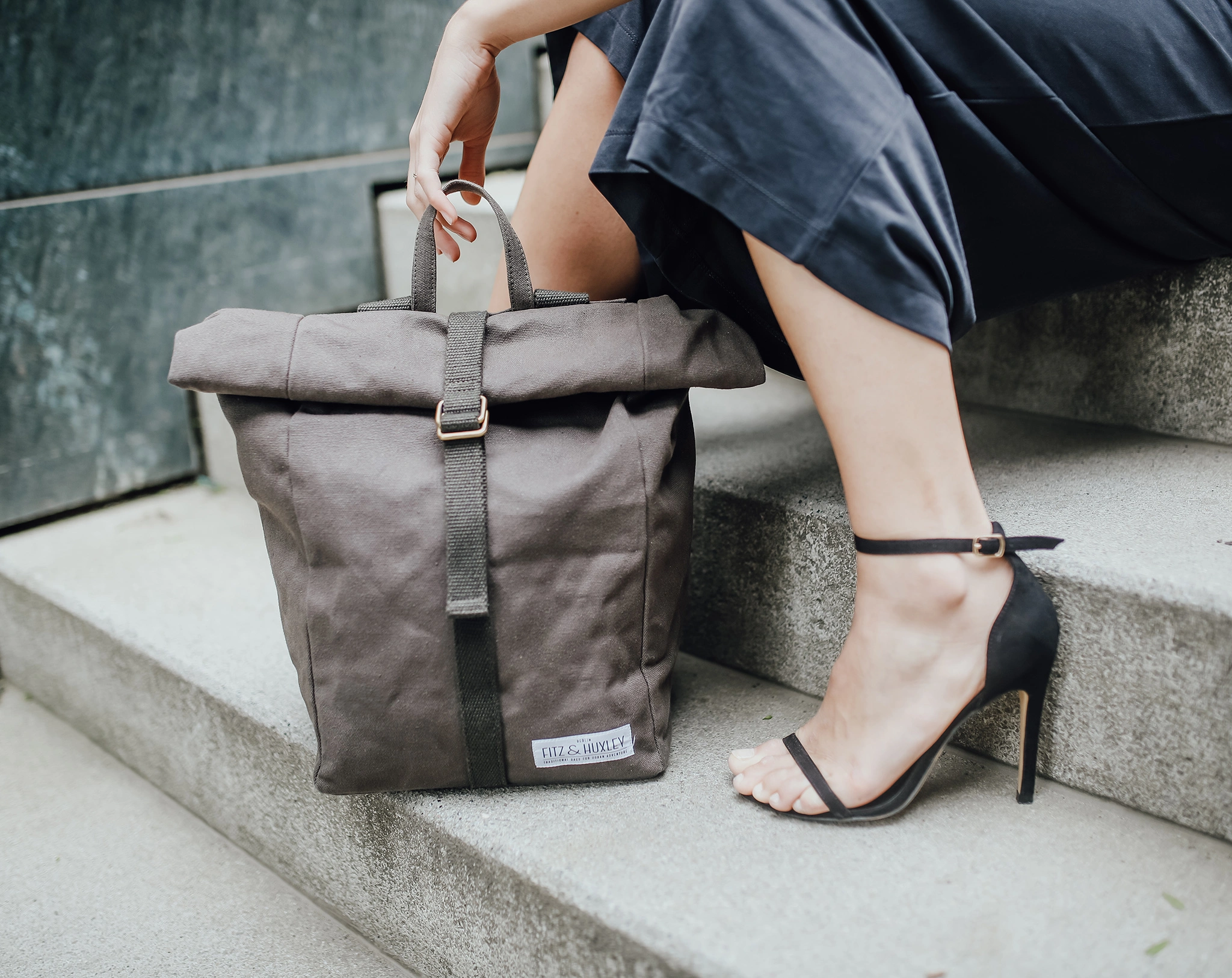 Fitz & Huxley Rolltop-Rucksack CONVEYOR 21l, vegan, grau