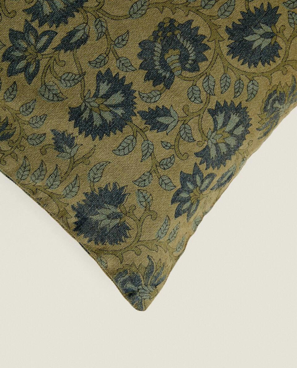 CAPA DE ALMOFADA COM ESTAMPA FLORAL