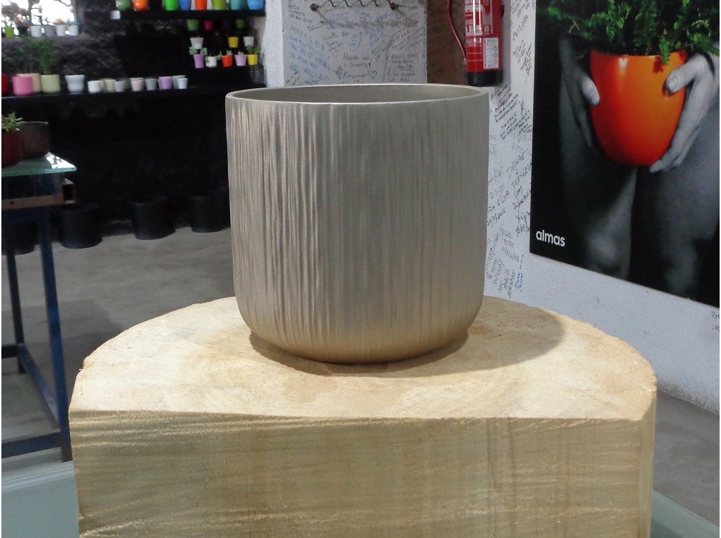 VASO GEN IN&OUT BEGE 19CM