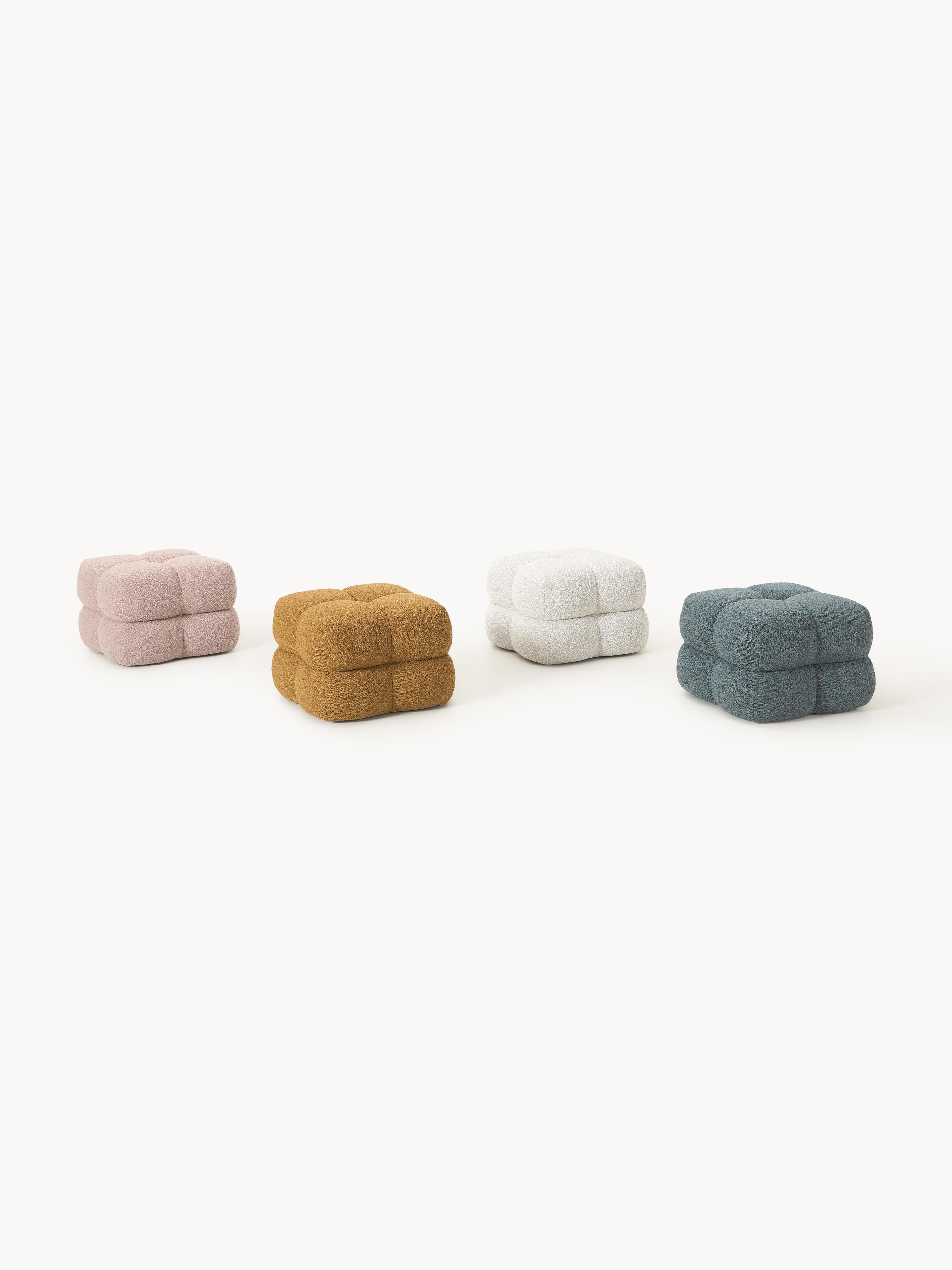Bouclé beklede poef Ellie
