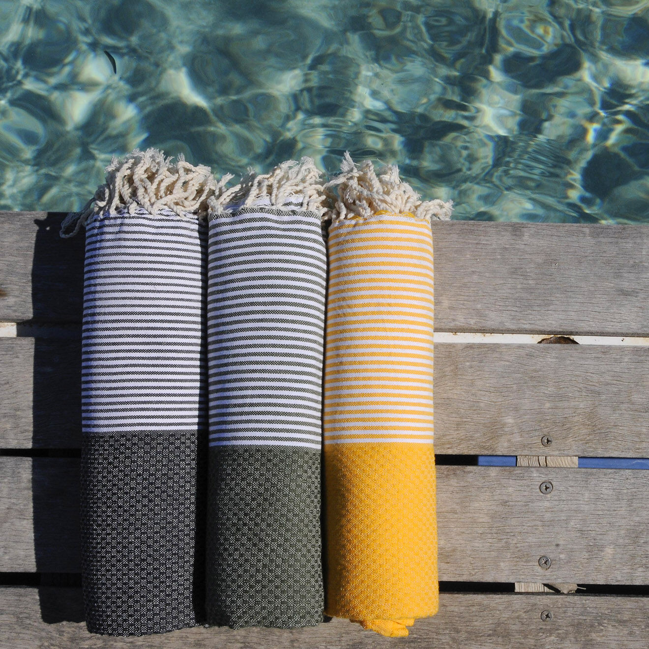 Febronie Fouta Nid d'Abeille Ibiza rayures fines vert kaki - 100x200 cm