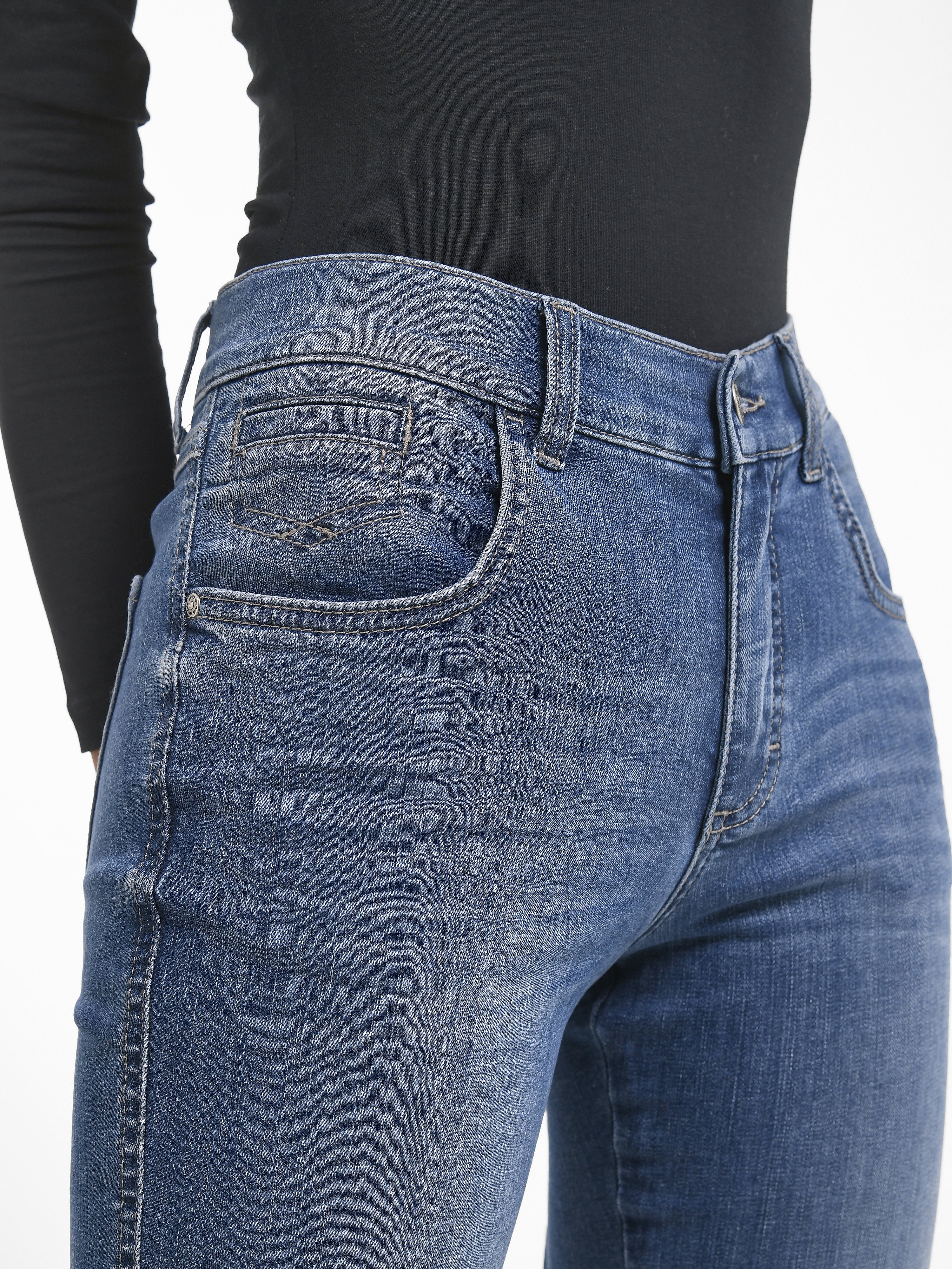 Knöchellange Jeans Modell Darleen