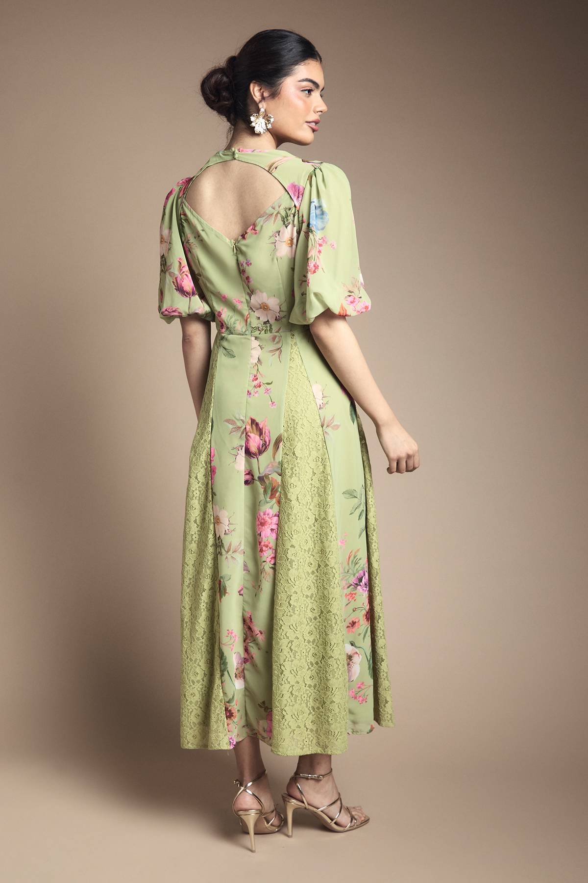 Oasis Robe Mi-Longue Ajustée et Évasée en Dentelle