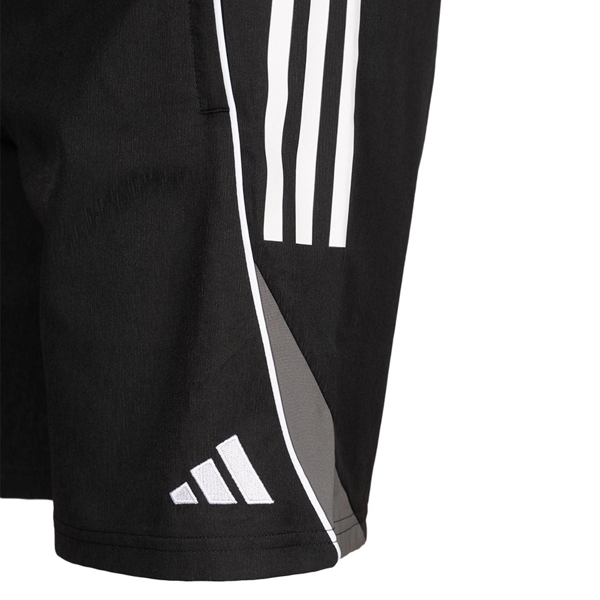 Calções adidas Gimnàstic de Tarragona Training/Passeio Técnicos e Passeio Jogadores e Guarda-redes 2025-2