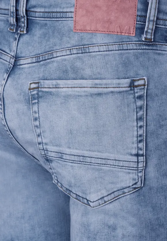 Slim Fit bleached Jeans - light blue wash