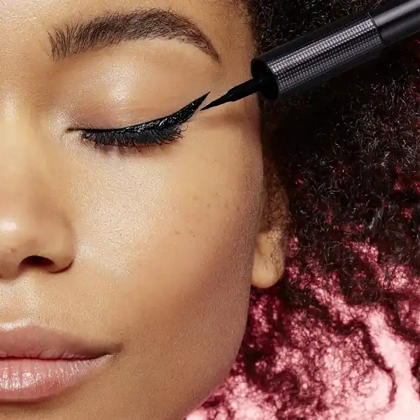 Infaillible Grip 24H Matte Liquid Liner 01 Black
