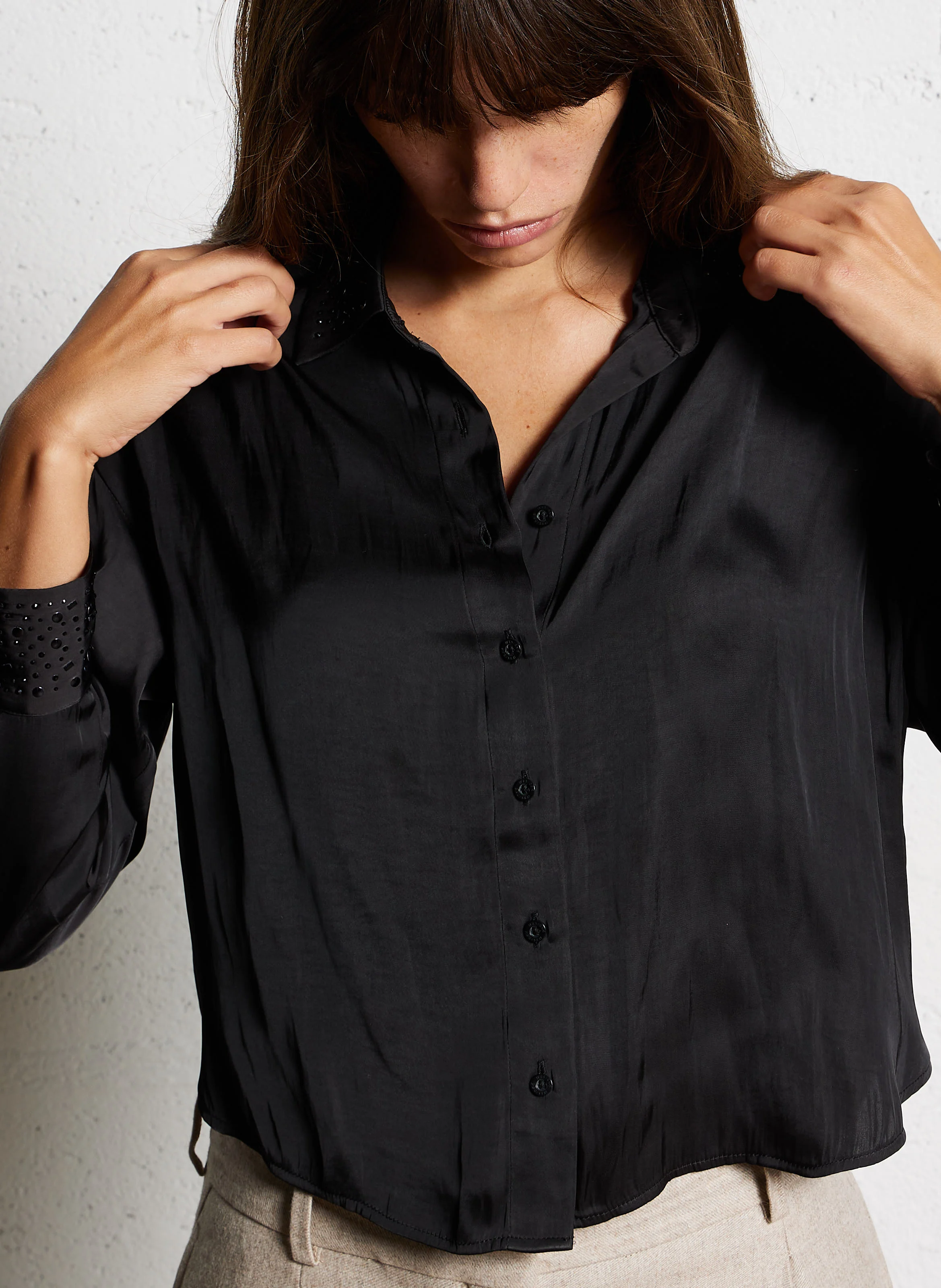Chemise col classique satinée | Noir