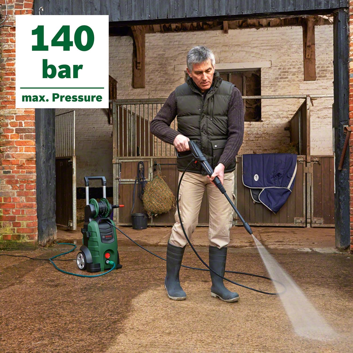 Bosch AdvancedAquatak 140 Hochdruckreiniger - 2100 Watt, 140 bar, 450 l/h, vielseitige Reinigungsmöglichkeiten, Aufbewahrungsfach, inkl. Zubehör