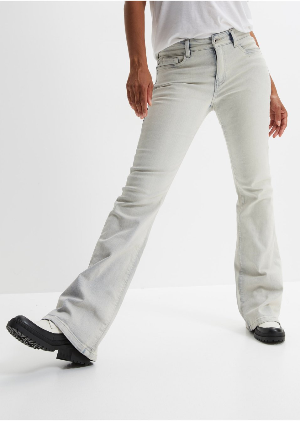 Jean évasé style used