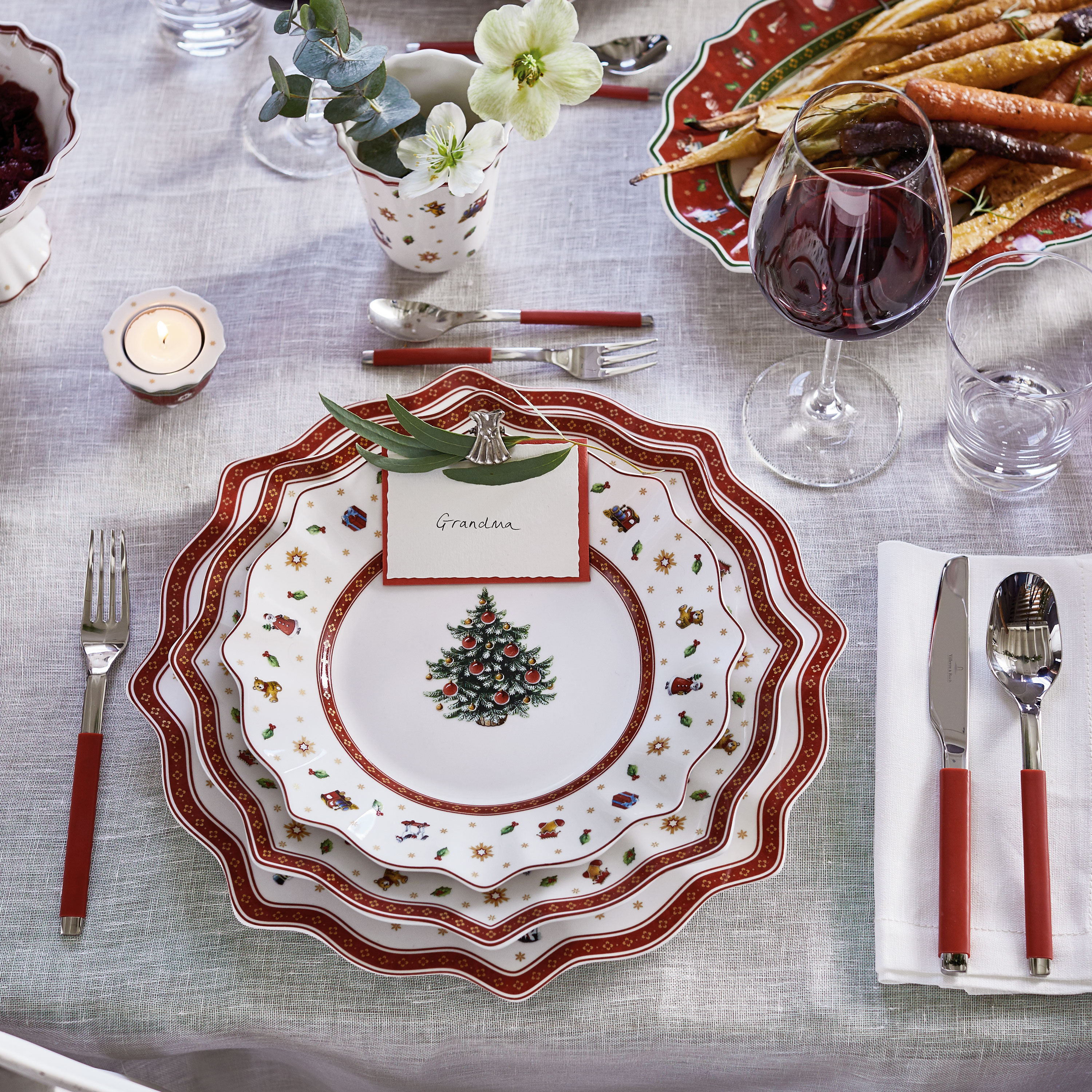 Toy's Delight Charger plate Red, 13.6'', Premium Porcelain