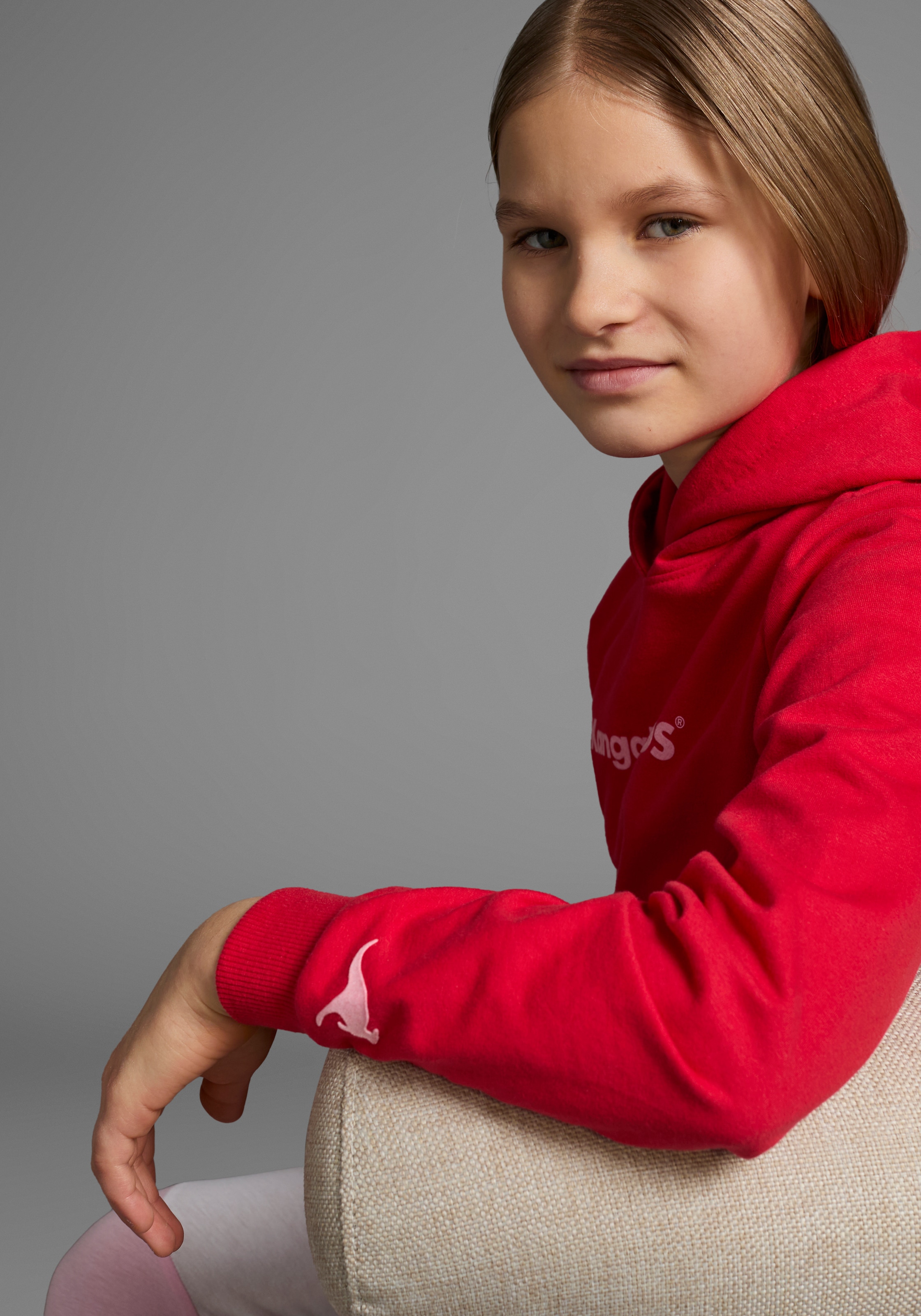 KangaROOS Kapuzensweatshirt »Hoodie mit Logoprint«, Langarm,  bedruckt,  aus Sweatware mit Baumwolle,  mit Kängurutasche
