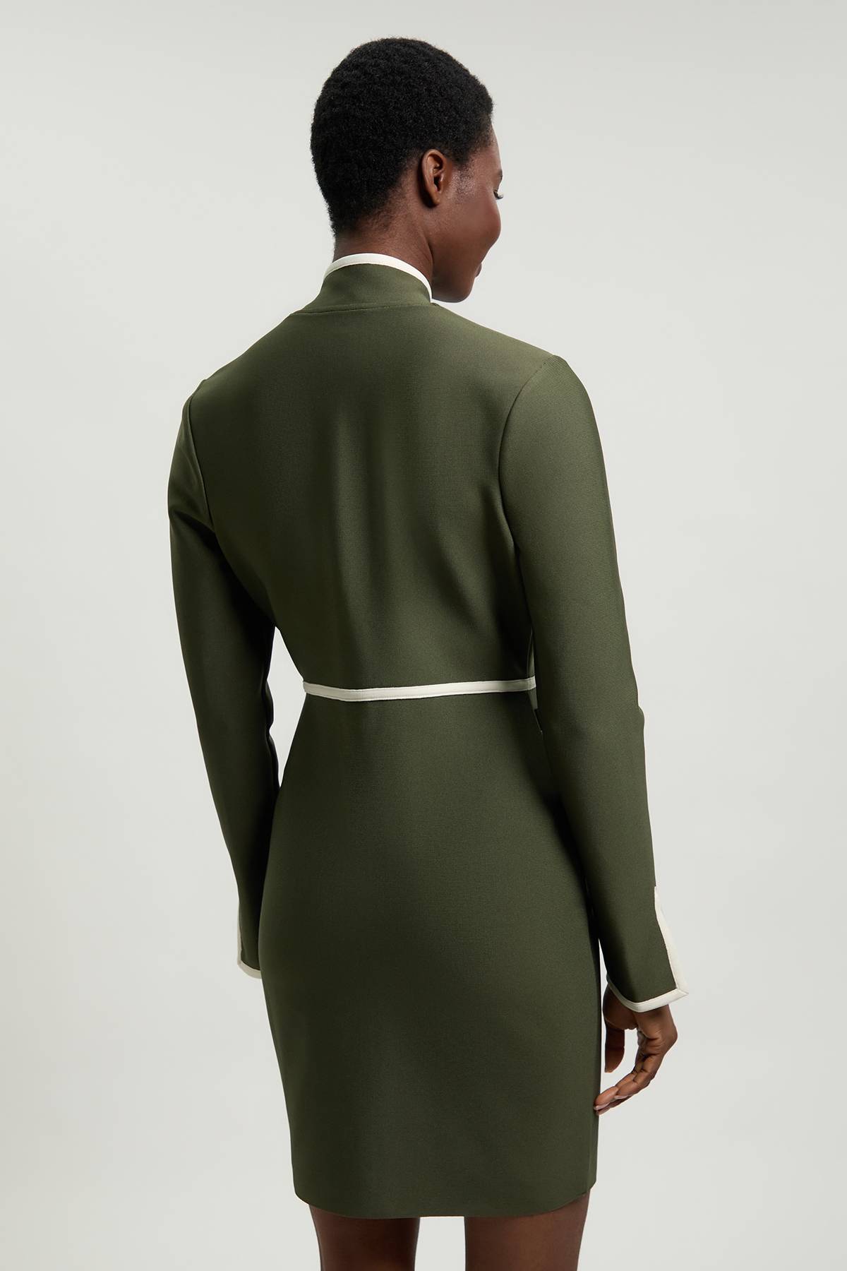 KarenMillen Robe Mini Militaire Moulante en Maille Bandage avec Détail de Passepoil