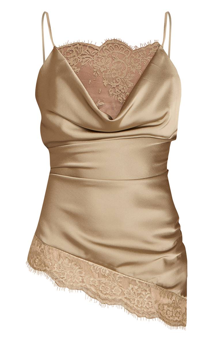 Vert Olive Top Asymétrique En Satin À Col Bénitier Avec Bordure En Dentelle