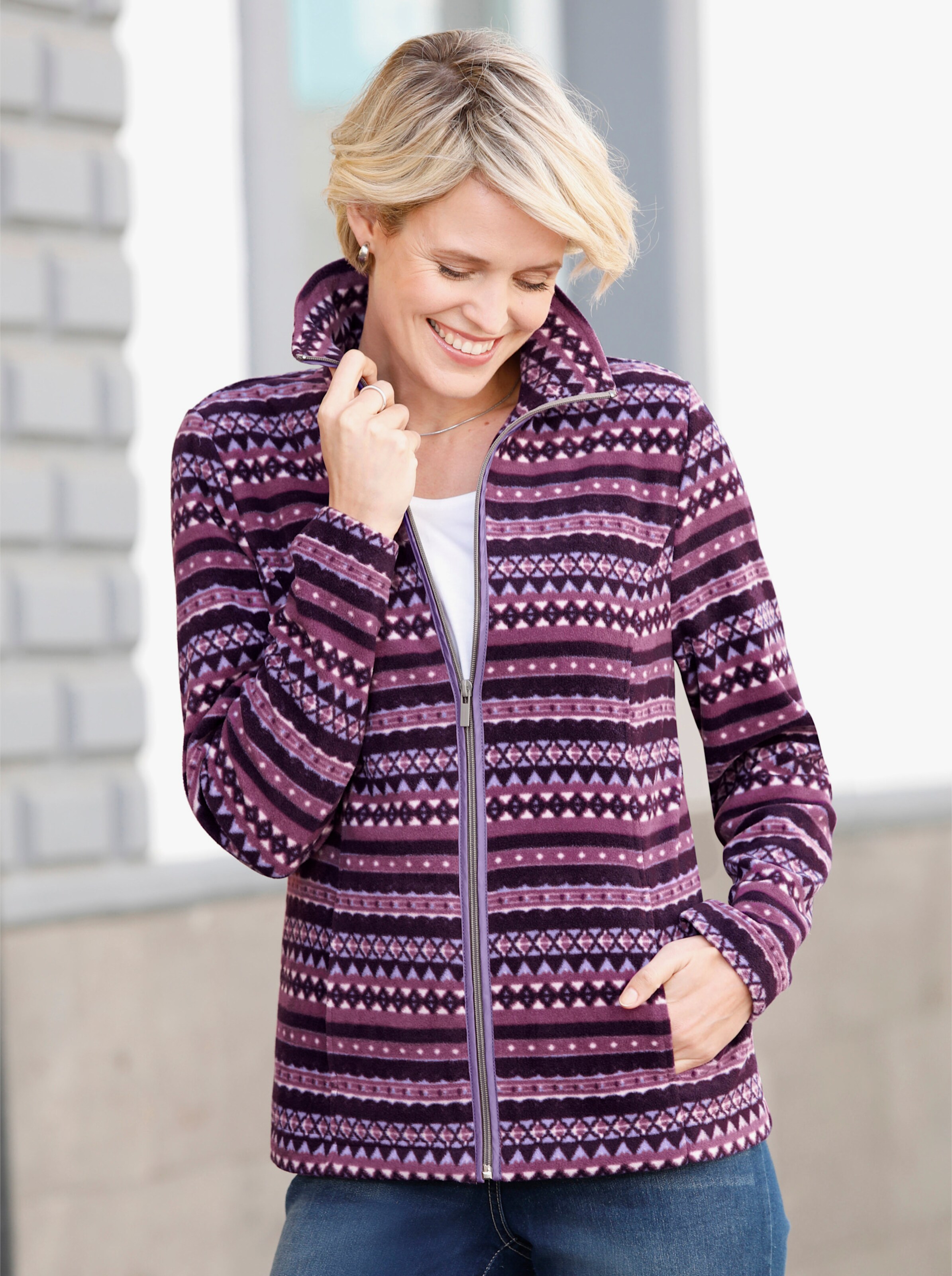 Fleecejacke mit wärmendem Stehkragen