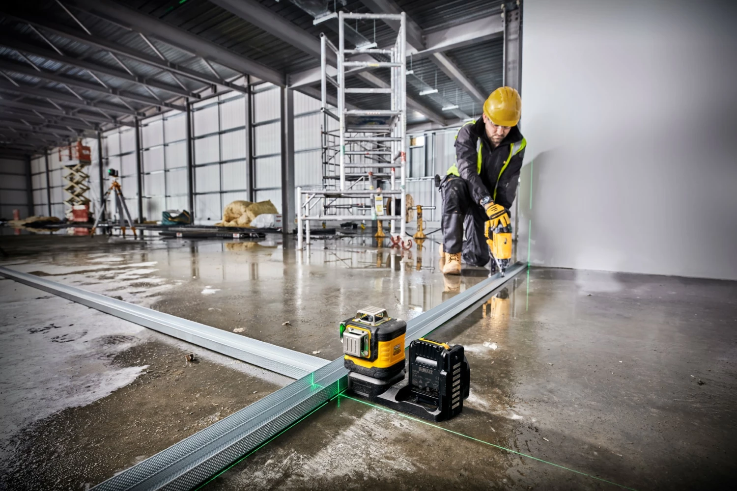 DeWALT DCE089D1G18 12V / 18V Li-ion accu zelfnivellerende 3x 360 graden kruislijnlaser set (1x 2.0Ah accu) in koffer - 3 lijnen - 30m - groen