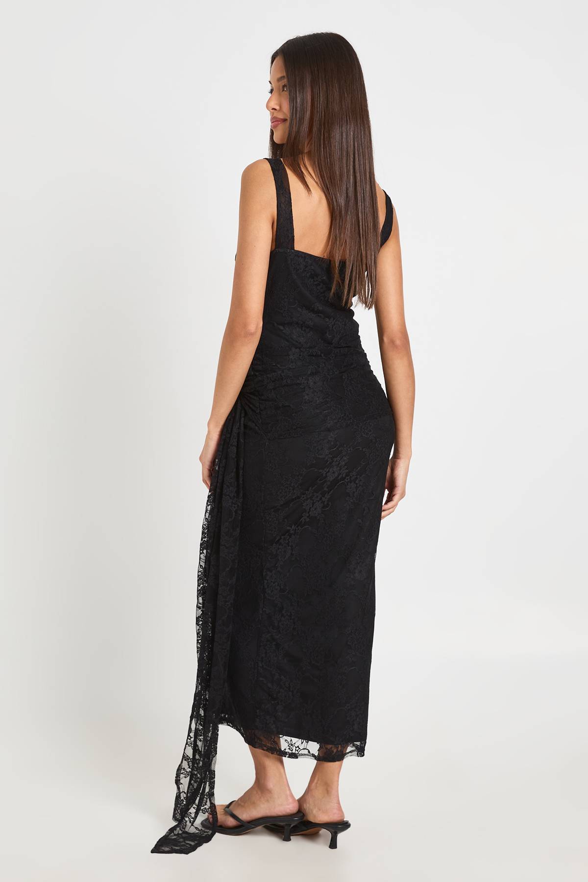 boohoo Robe Longue Caraco À Détail Taille Nouée En Dentelle