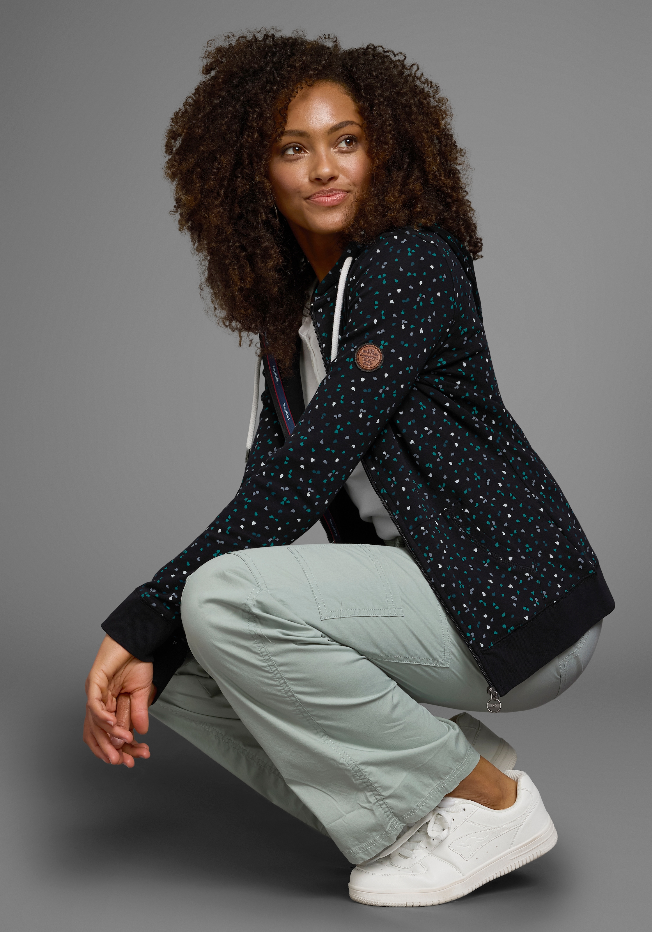 KangaROOS Kapuzensweatjacke , mit  sportlichem Minimal-Print
